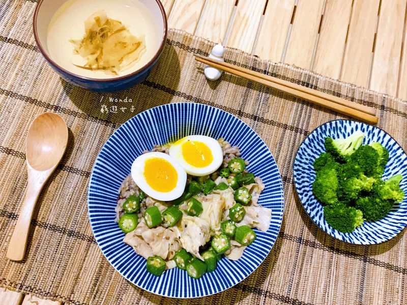 秋葵豬肉拌飯