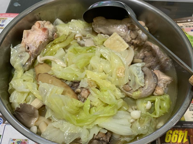 麻油雞高麗菜