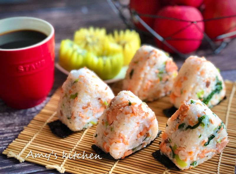 鮭魚飯糰  (清冰箱)