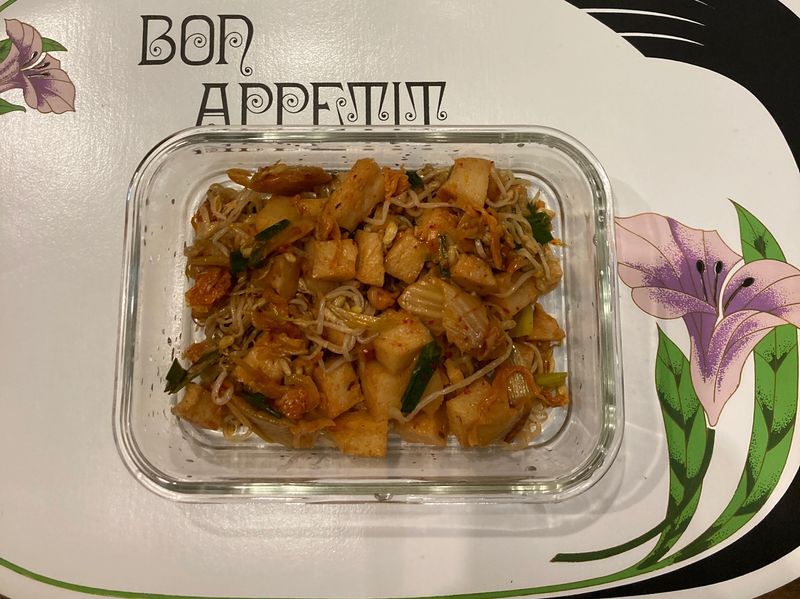 炒泡菜豆芽甜不辣