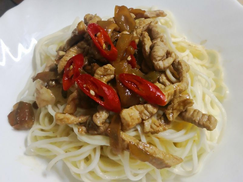 榨菜肉絲乾麵～歸仁店～飛利浦萬用鍋