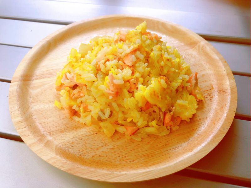 鮭魚蔬菜蛋炒飯