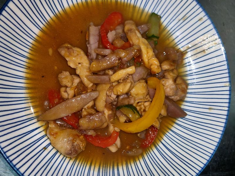 芋頭炒雞肉