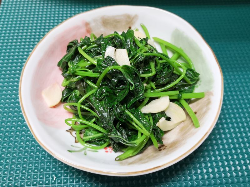 蒜香地瓜葉