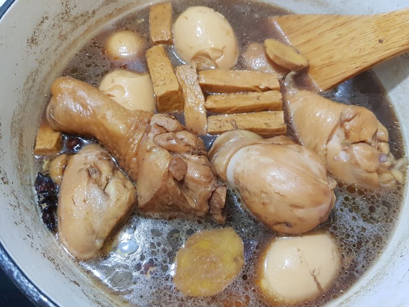 滷豆乾及雞腿