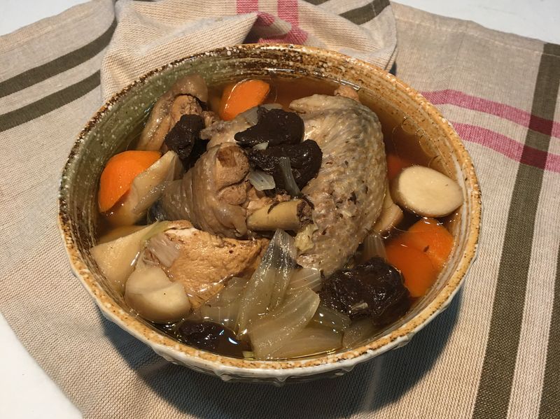 黑蒜雞湯