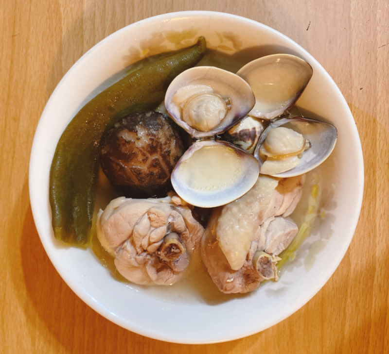 剝皮辣椒雞湯