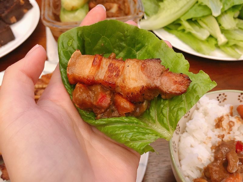 五花肉包生菜