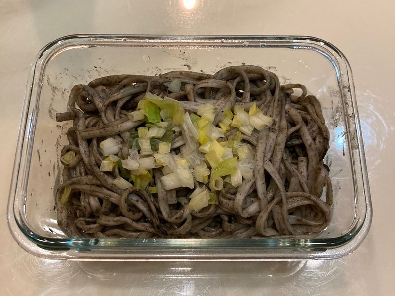 黑芝麻拌麵