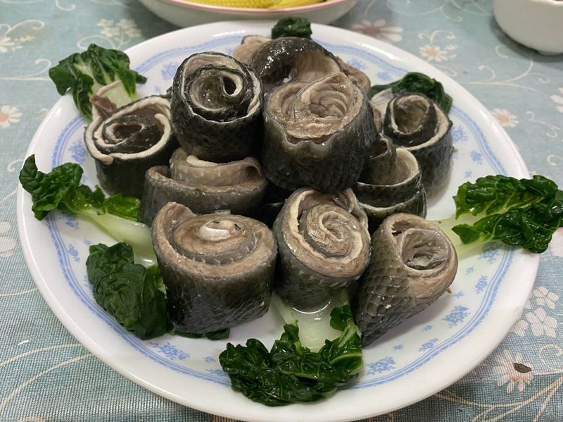 涼拌司目魚皮