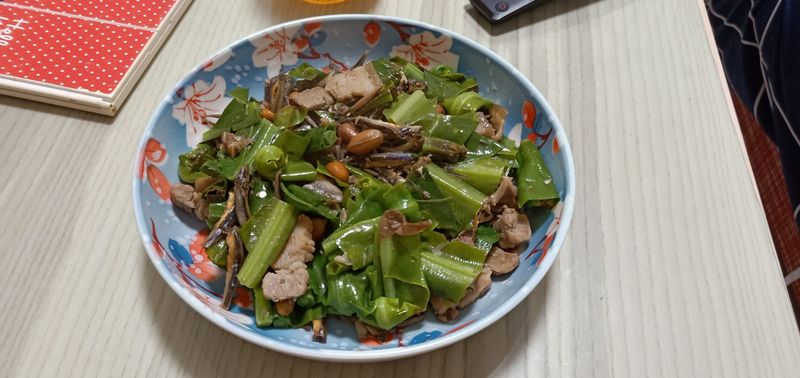 小魚乾炒山蘇