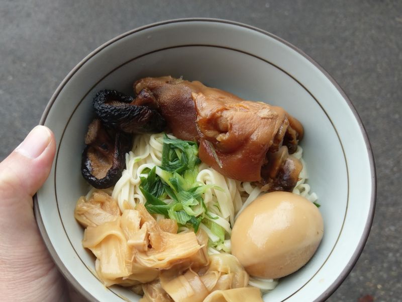 豬腳麵線