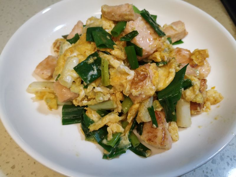 蔥香鮭魚炒蛋