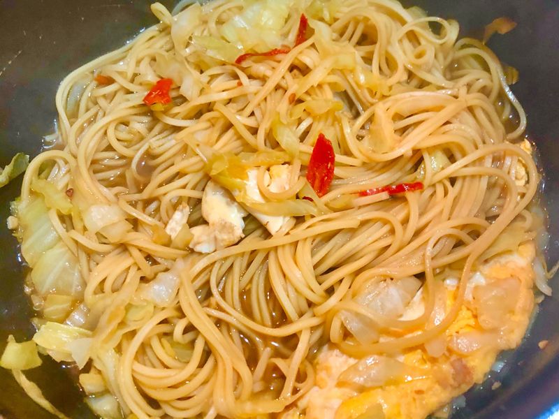 懶人料理-荷包蛋燜麵 🍳