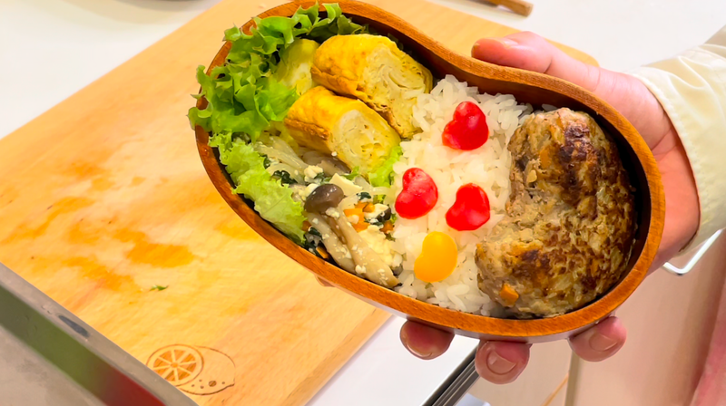 日式漢堡排便當:漢堡排/涼拌豆腐/玉子燒
