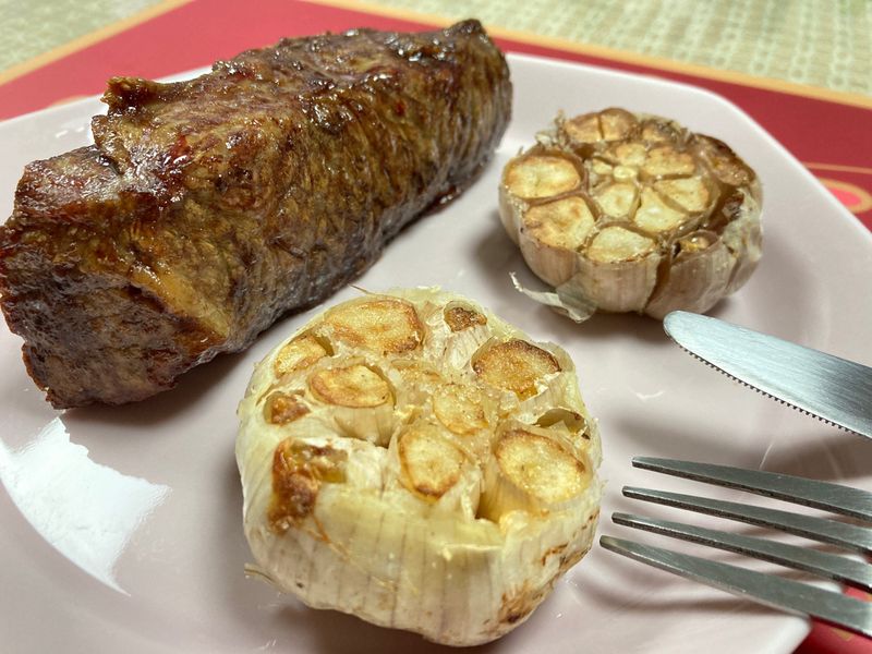 飛利浦氣炸鍋料理：香煎牛排佐香蒜球