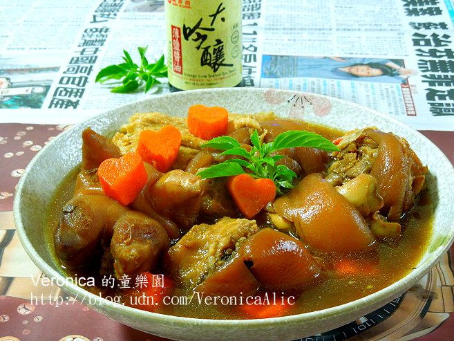 【大吟釀薄鹽醬油】紅蘿蔔滷豬腳