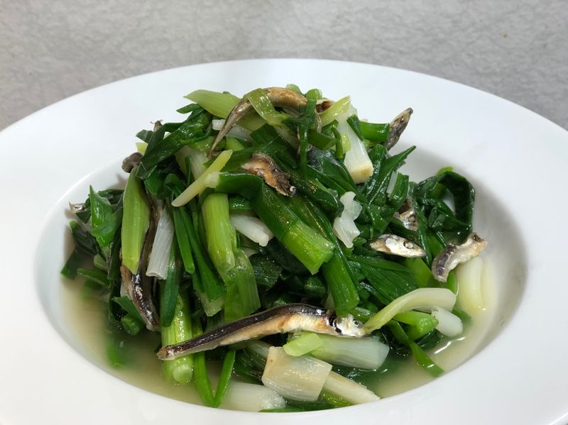 丁香魚炒珠蔥
