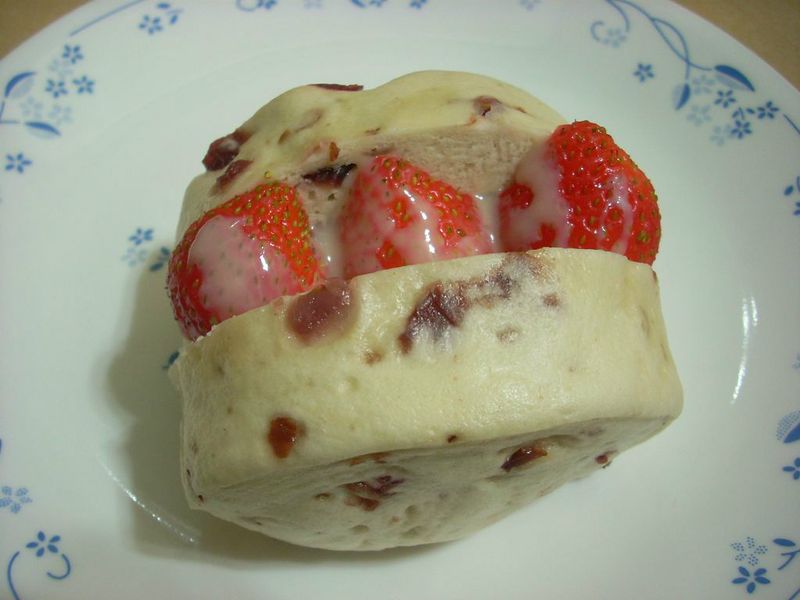 《草莓就愛鷹牌煉奶》草莓戀乳饅頭