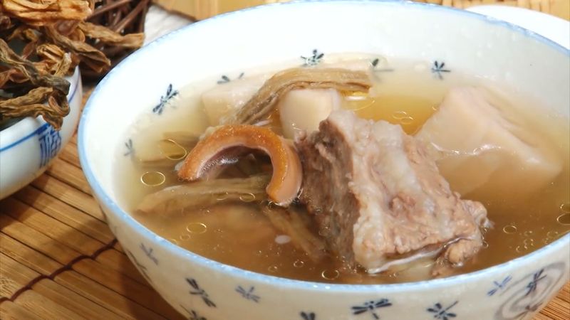 【長豆蓮藕排骨湯】傳統日曬,燉湯好滋味