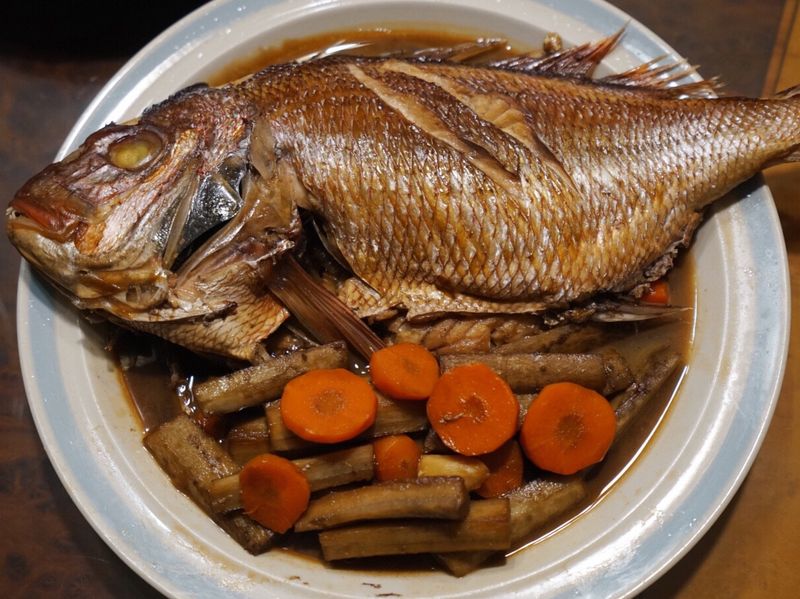 真鯛の煮付け(嘉鱲醬油煮)
