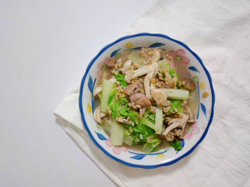 低鹽蒜頭雞肉蔬菜五穀粥