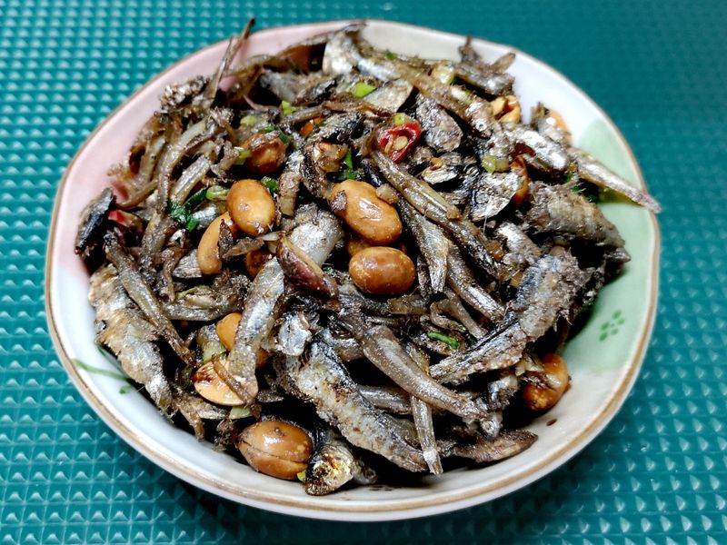 辣炒花生小魚