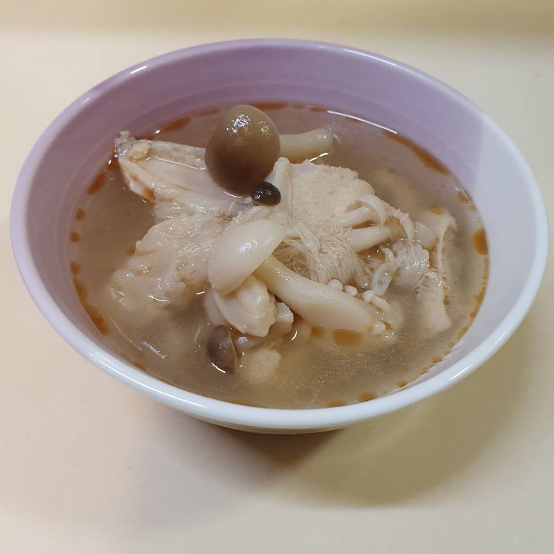 [外婆早餐] 雞軟骨菇菇湯