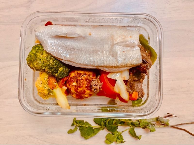 減醣便當|香煎虱目魚+起司豆渣球