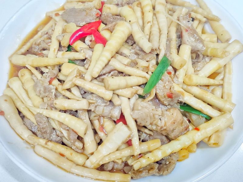 箭筍炒肉絲~