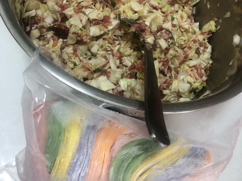高麗菜彩色水餃