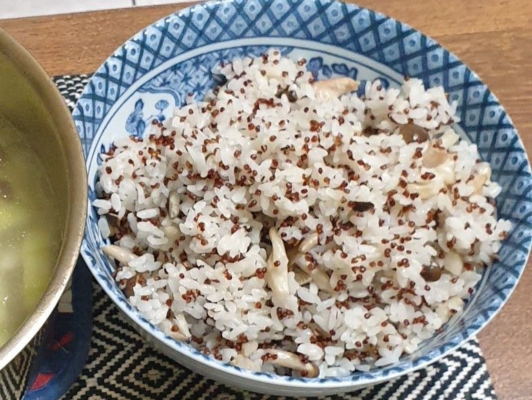紅藜野菇雞腿炊飯