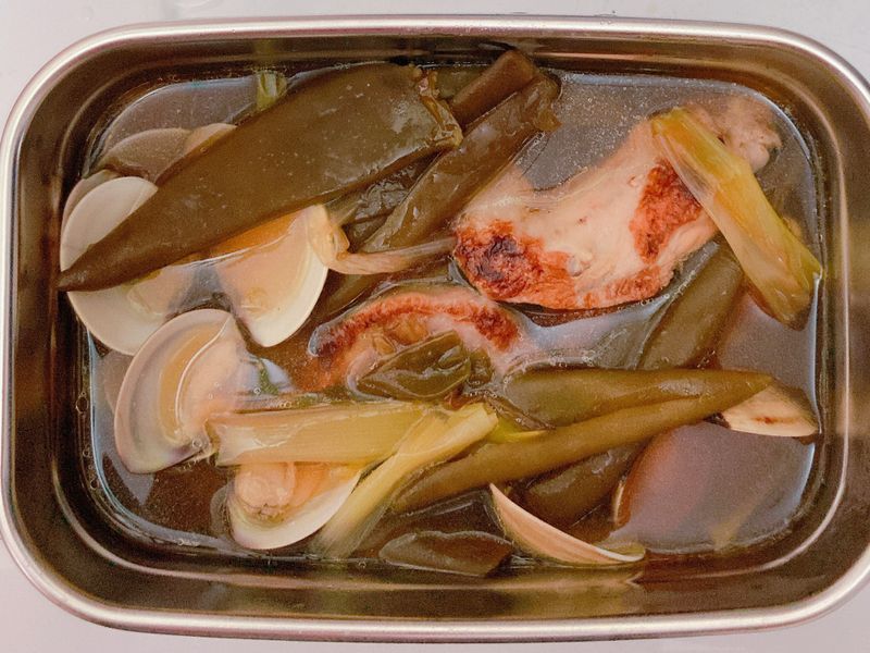 剝皮辣椒雞湯
