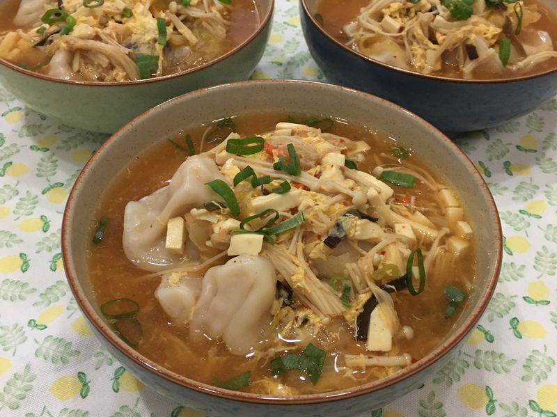 泡菜酸辣湯餃