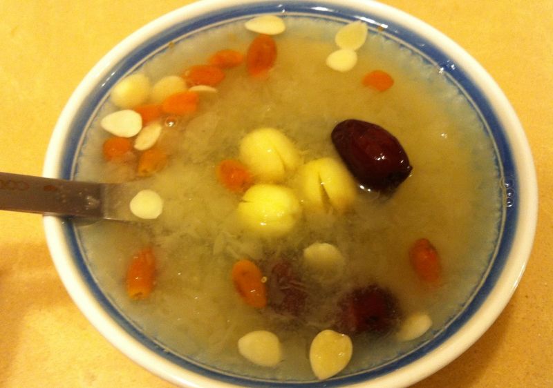冰糖木耳紅棗蓮子湯(尼的廚房)