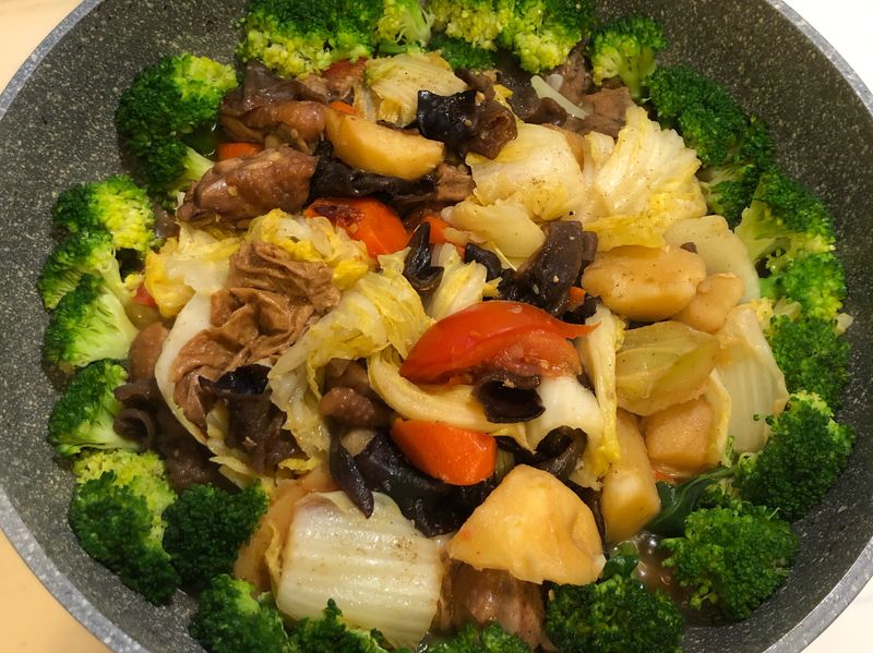 大盤雞.蔬菜雞腿.