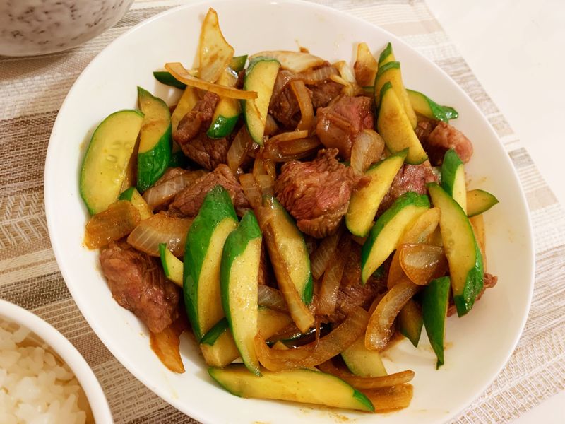 咖哩小黃瓜炒牛肉