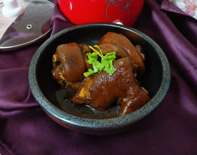 滷豬腳