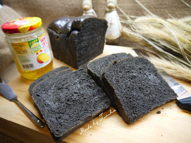 墨魚汁土司