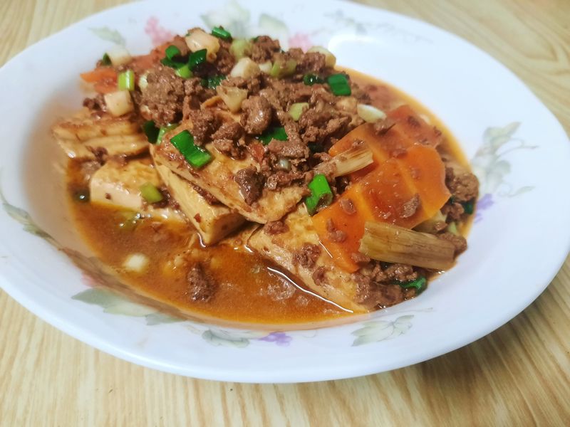 蔥燒肉醬豆腐(簡單快速就能上菜)