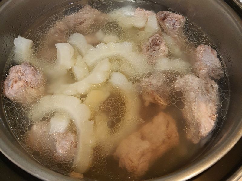 苦瓜排骨湯