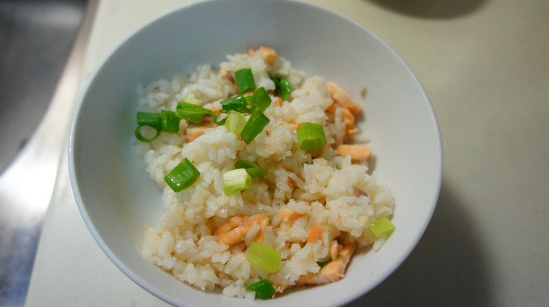 『今天我想來點』極簡單~蔥花鮭魚飯