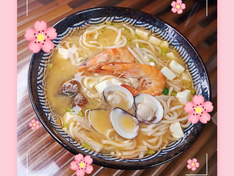 海鮮味增拉麵(蝦子蛤蜊菇中華豆腐)