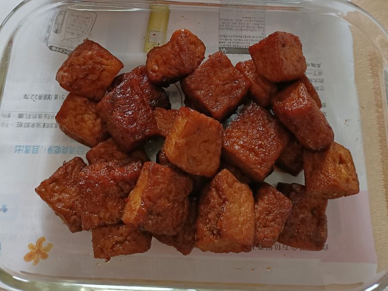 蜜汁辣豆乾