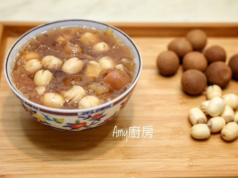 桂圓銀耳蓮子湯(輕鬆煮濃膠質)