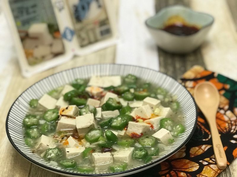 椒麻鹽滷豆腐燴秋葵