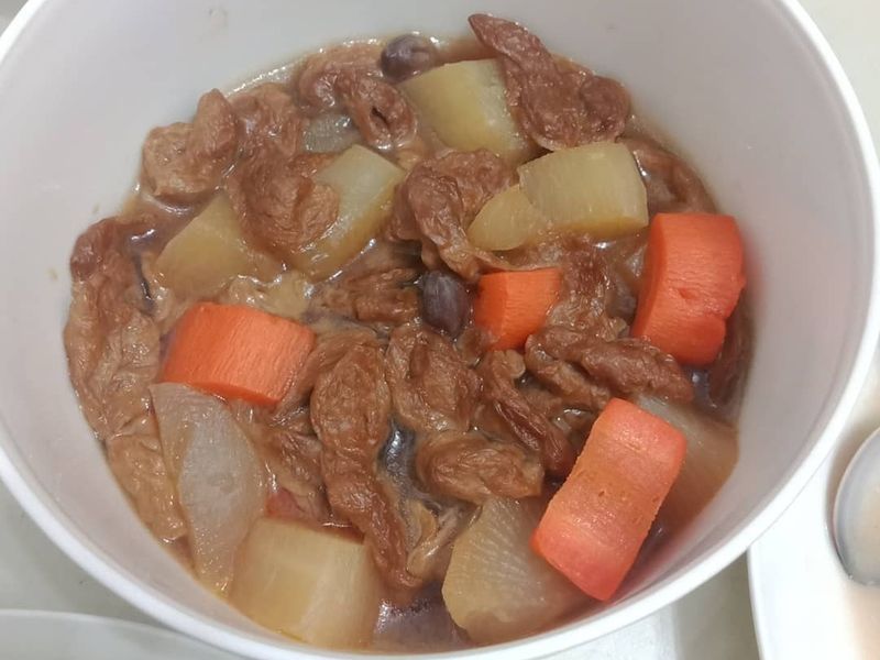 超方便電鍋料理-三色蘿蔔麵筋