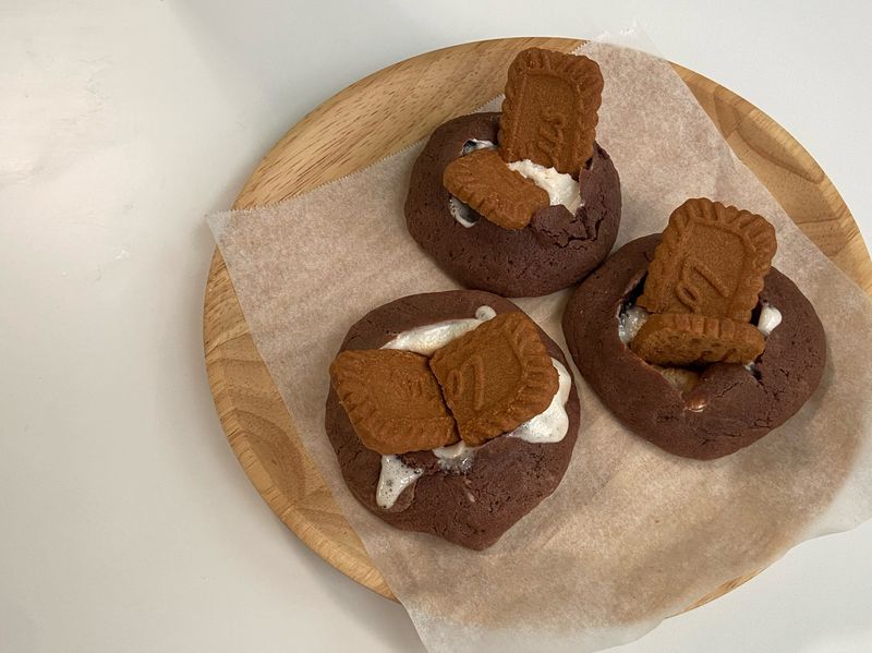 Lotus s'more cookie