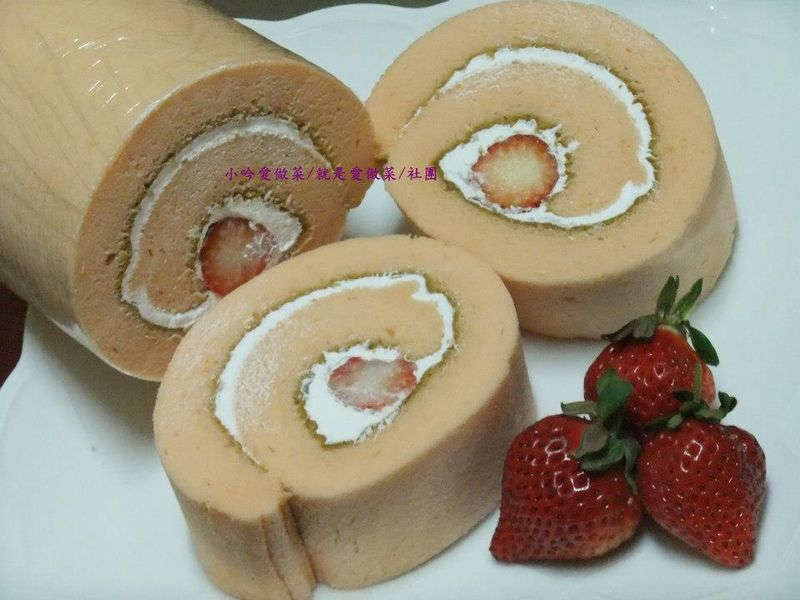 小吟愛做菜~『鮮奶油草莓瑞士捲』(18L烤箱量)