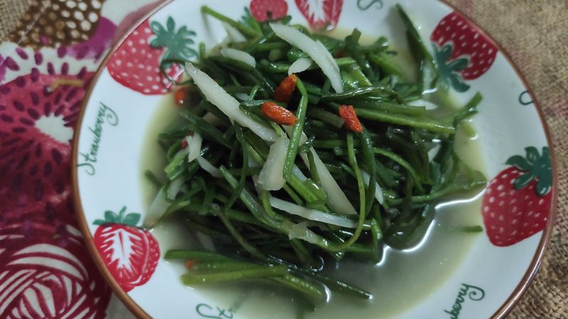 5分鐘上菜─薑絲炒水蓮
